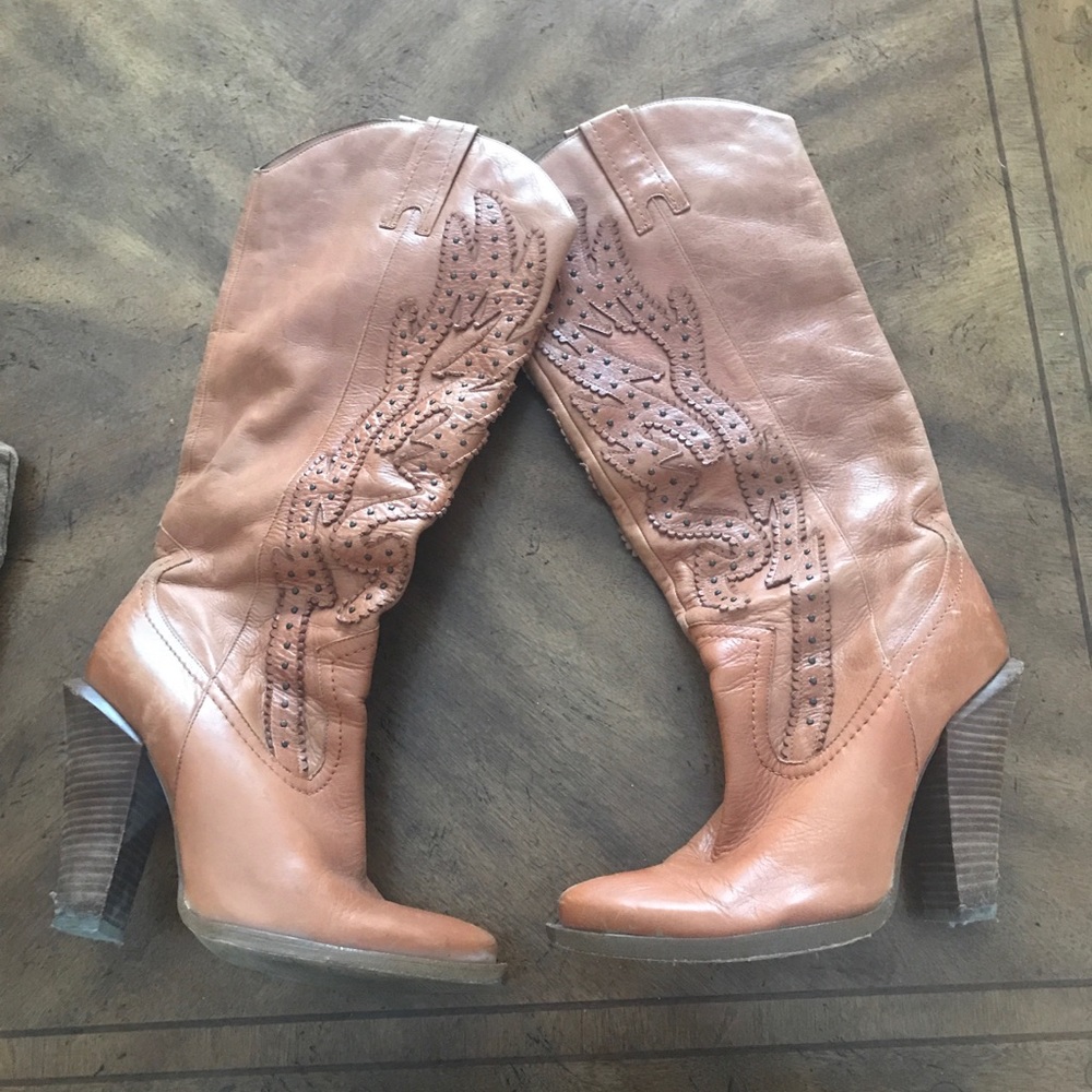 Jessica Simpson cowboy boot
